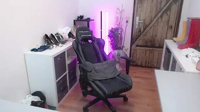 Snapshot of GeilesLuder75 chatting on November 20, 9:25 pm GeilesLuder75 online show from November 20, 9:25 pm