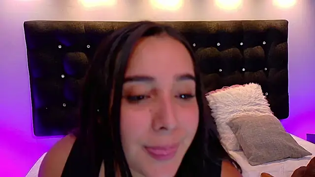 ValenScott1 online show from February 11, 4:24 pm