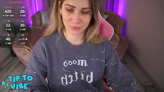 Snapshot of CassandraGood chatting on March 8, 9:08 pm CassandraGood online show from March 8, 9:08 pm