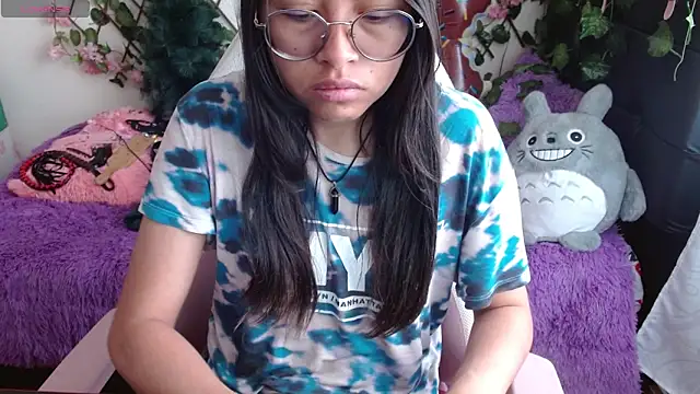 Snapshot of MidoriQuiinn chatting on December 10, 1:44 pm MidoriQuiinn online show from December 10, 1:44 pm