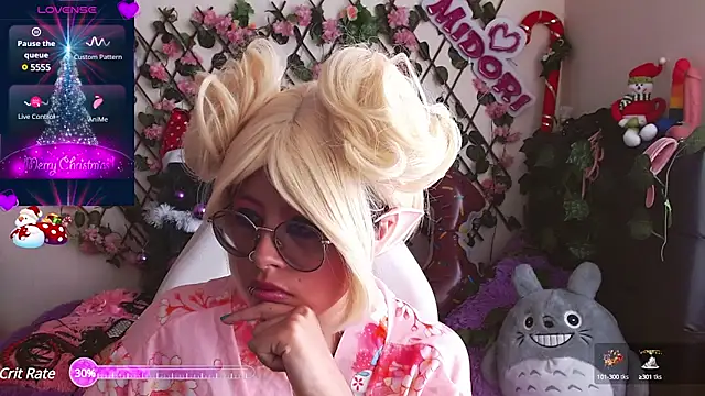 Snapshot of MidoriQuiinn chatting on December 18, 5:00 pm MidoriQuiinn online show from December 18, 5:00 pm