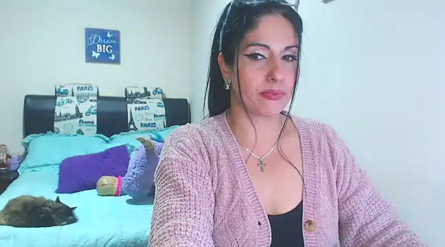 Snapshot of sahtlove1 chatting on December 5, 11:18 pm sahtlove1 online show from December 5, 11:18 pm