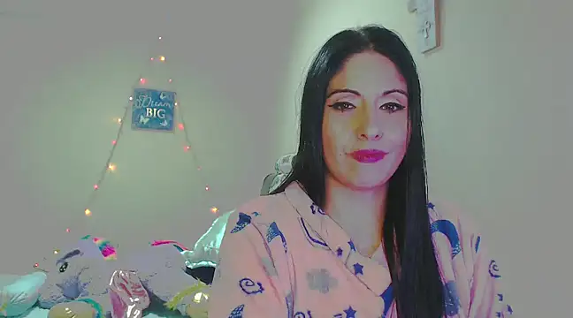 Snapshot of sahtlove1 chatting on December 13, 3:38 am sahtlove1 online show from December 13, 3:38 am