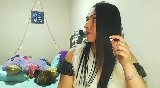 Snapshot of sahtlove1 chatting on December 15, 2:19 am sahtlove1 online show from December 15, 2:19 am