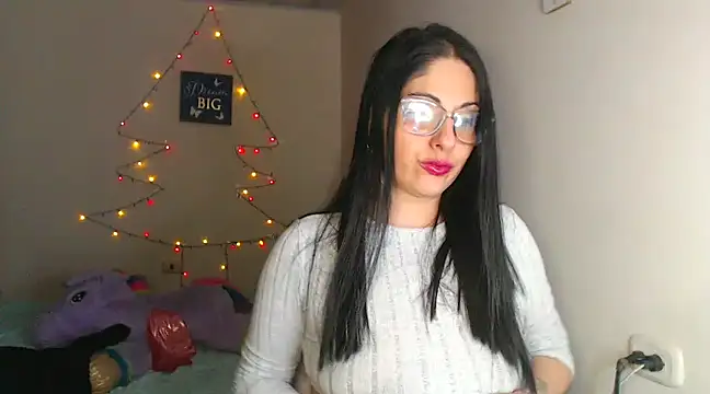 Snapshot of sahtlove1 chatting on December 22, 7:54 am sahtlove1 online show from December 22, 7:54 am