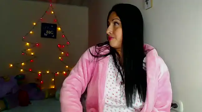 Snapshot of sahtlove1 chatting on December 26, 3:38 am sahtlove1 online show from December 26, 3:38 am