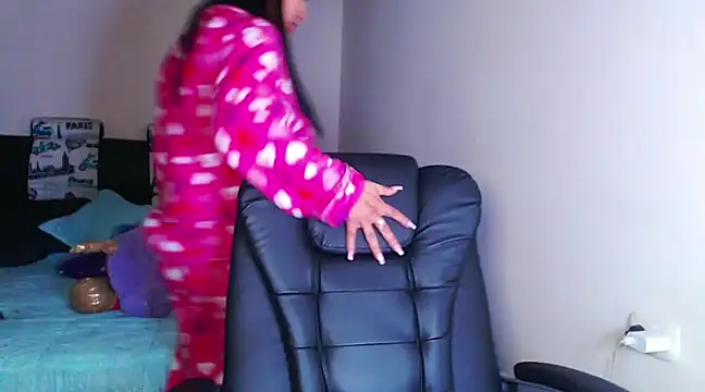 Snapshot of sahtlove1 chatting on January 23, 5:13 am sahtlove1 online show from January 23, 5:13 am