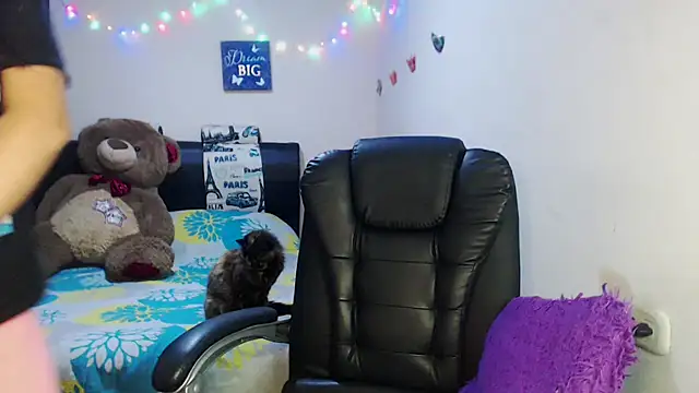 Snapshot of sahtlove1 chatting on November 4, 12:32 am sahtlove1 online show from November 4, 12:32 am