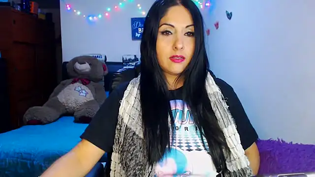 Snapshot of sahtlove1 chatting on December 3, 2:30 am sahtlove1 online show from December 3, 2:30 am