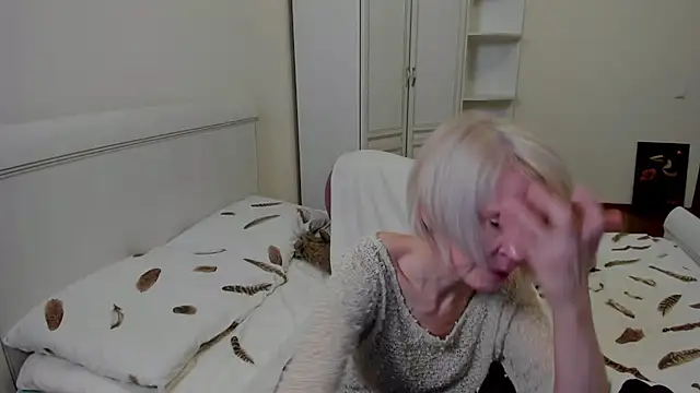 aminalive online show from October 30, 7:03 pm