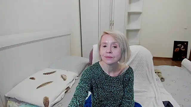 aminalive online show from December 3, 7:01 pm