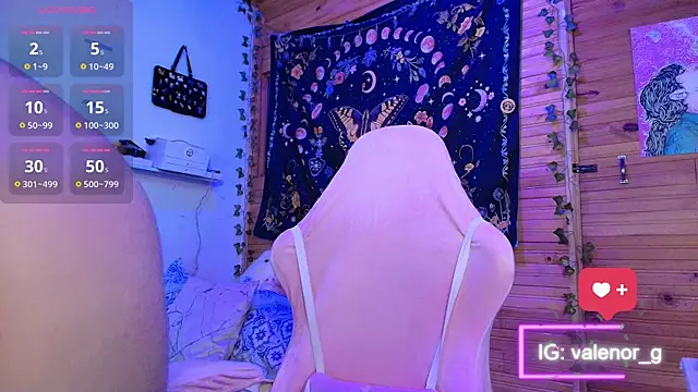 Snapshot of valenor_ chatting on September 30, 2:16 am valenor online show from September 30, 2:16 am