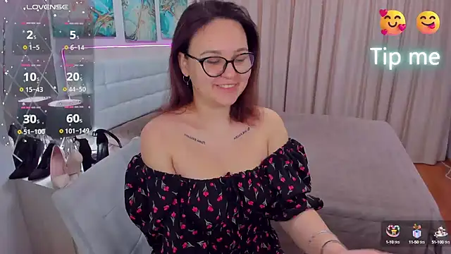 EsterLogan online show from February 1, 9:54 am