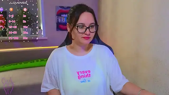 EsterLogan online show from September 13, 1:11 pm