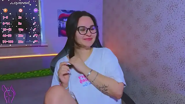 EsterLogan online show from October 11, 6:56 am