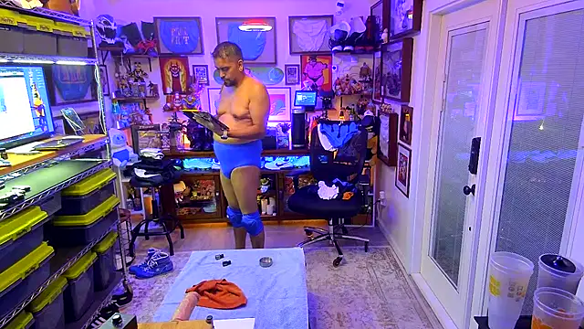 Briefs bud online show from December 22, 2:39 am