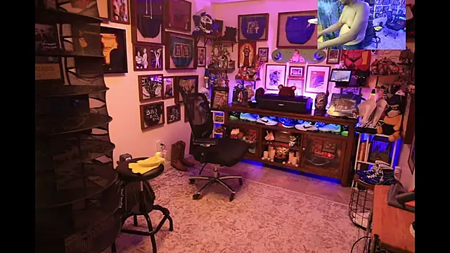 Briefs bud online show from January 5, 6:02 am