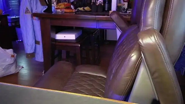 Briefs bud online show from November 12, 12:33 am