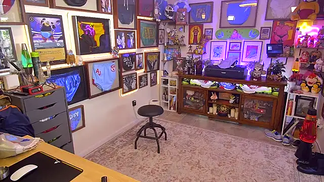 Briefs bud online show from November 23, 7:35 pm