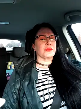 x  KHALEESI  x online show from February 7, 3:19 pm