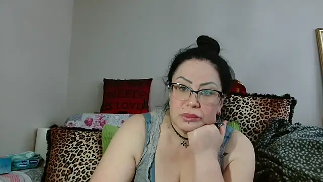 x  KHALEESI  x online show from March 19, 2:13 pm