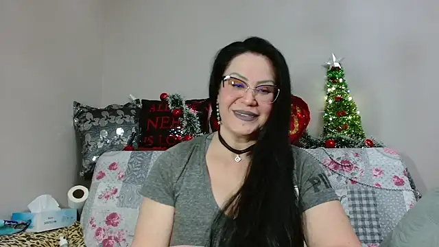 x  KHALEESI  x online show from January 14, 9:31 pm