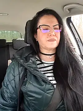 x  KHALEESI  x online show from February 24, 1:09 pm