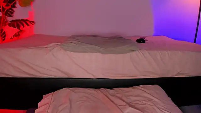 Snapshot of hot_booty_ chatting on January 9, 11:17 pm hot booty online show from January 9, 11:17 pm