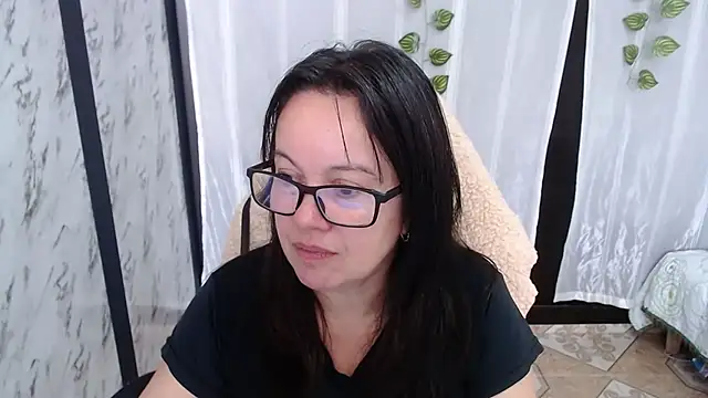 Snapshot of Sonialorens_ chatting on March 1, 4:33 pm Sonialorens online show from March 1, 4:33 pm