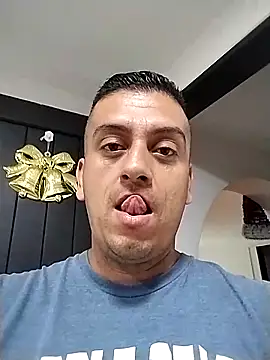 Snapshot of starplss chatting on December 2, 8:04 pm starplss online show from December 2, 8:04 pm