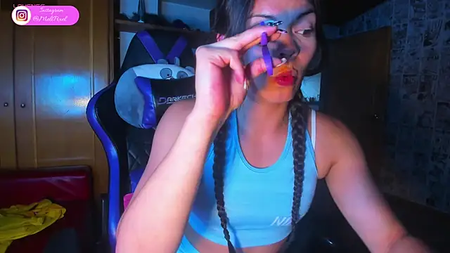 Snapshot of Meli_Pixel chatting on November 7, 8:09 pm Meli Pixel online show from November 7, 8:09 pm