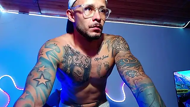 Snapshot of sebastian_horny chatting on October 15, 8:36 am sebastian horny online show from October 15, 8:36 am