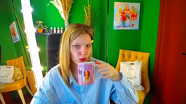 MaryHiggins online show from February 22, 6:17 am