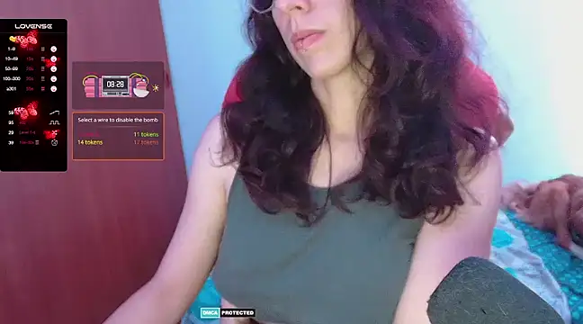 Snapshot of thecherry_Paulette chatting on February 21, 11:43 pm thecherry Paulette online show from February 21, 11:43 pm