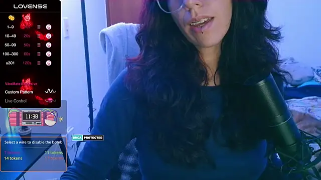 Snapshot of thecherry_Paulette chatting on November 10, 2:21 am thecherry Paulette online show from November 10, 2:21 am