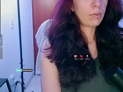 Snapshot of thecherry_Paulette chatting on December 4, 12:09 am thecherry Paulette online show from December 4, 12:09 am