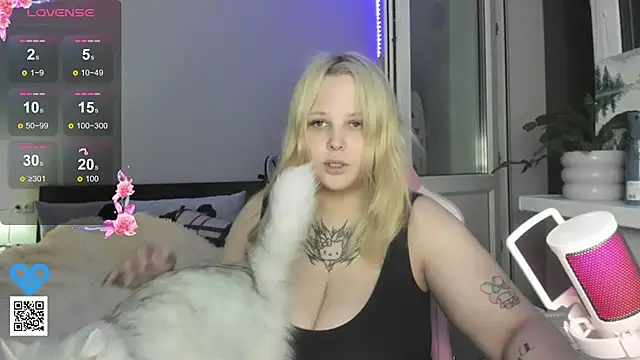 Snapshot of B_Ratz chatting on September 14, 8:52 pm B Ratz online show from September 14, 8:52 pm