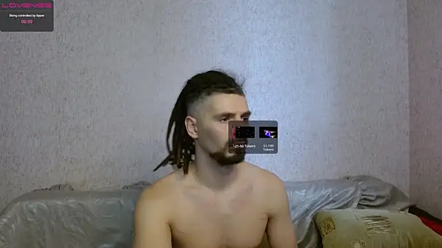 Aestheticguy101 online show from March 6, 7:57 am