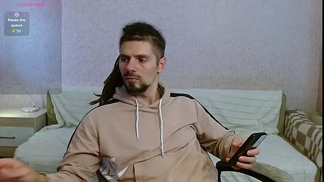 Aestheticguy101 online show from October 12, 11:42 am