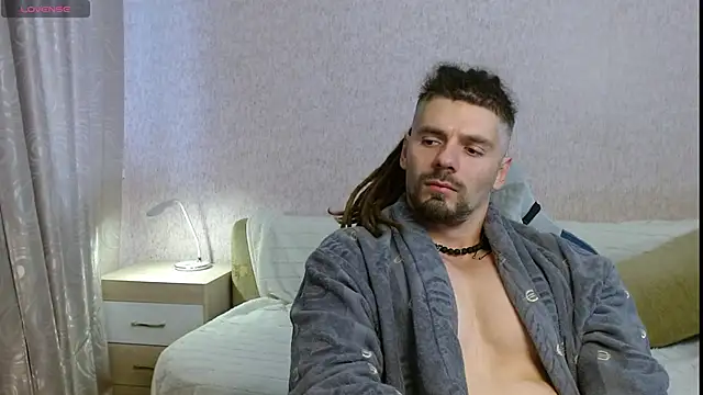 Aestheticguy101 online show from October 19, 10:16 am