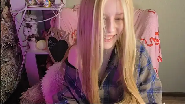 sarakaell online show from March 24, 1:54 am