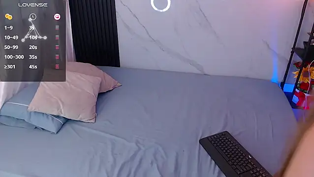 Snapshot of hotpawgmilf chatting on December 22, 5:54 pm hotpawgmilf online show from December 22, 5:54 pm