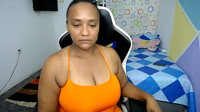 Snapshot of marysol83 chatting on January 24, 2:39 am marysol83 online show from January 24, 2:39 am