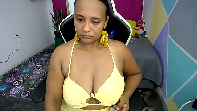 Snapshot of marysol83 chatting on February 9, 1:22 am marysol83 online show from February 9, 1:22 am