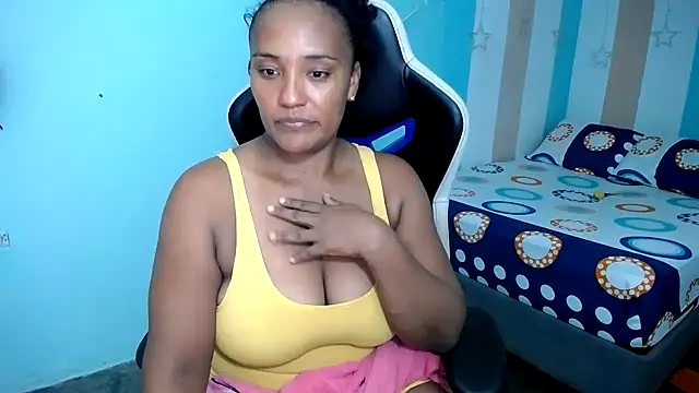 Snapshot of marysol83 chatting on November 5, 2:55 am marysol83 online show from November 5, 2:55 am