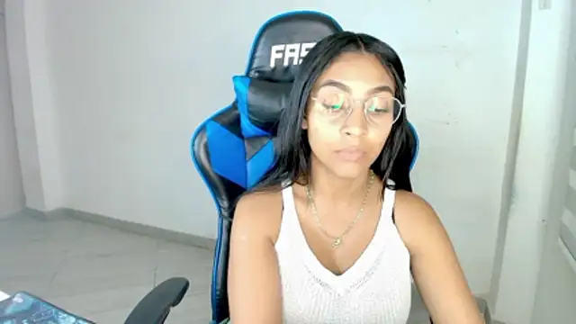 sophiax-x online show from February 19, 1:12 am