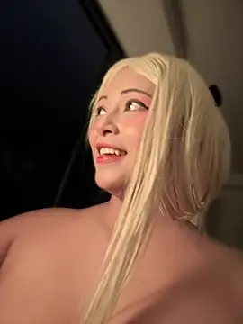 Snapshot of seraphine23 chatting on January 18, 5:41 am seraphine23 online show from January 18, 5:41 am