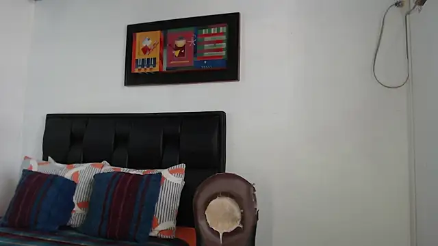 Snapshot of thommerxxx chatting on January 17, 6:54 pm thommerxxx online show from January 17, 6:54 pm