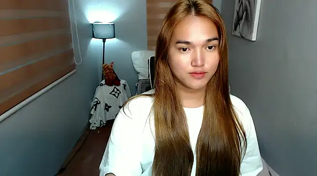 Snapshot of MoaningKylie chatting on December 7, 4:36 pm MoaningKylie online show from December 7, 4:36 pm