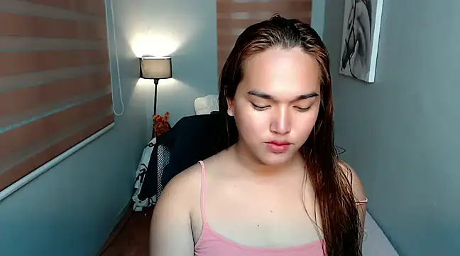 Snapshot of MoaningKylie chatting on December 9, 9:49 am MoaningKylie online show from December 9, 9:49 am